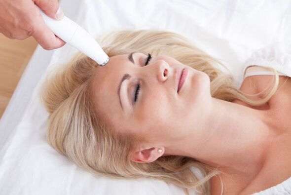 How is fractional laser rejuvenation performed